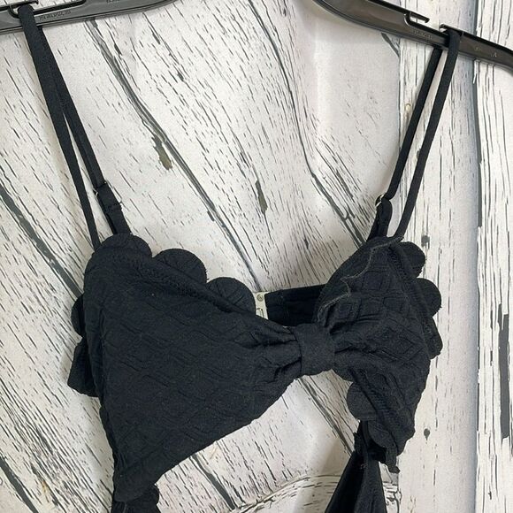 Cupshe Swimsuit Cut-Out One Piece Black M - Picture 4 of 9